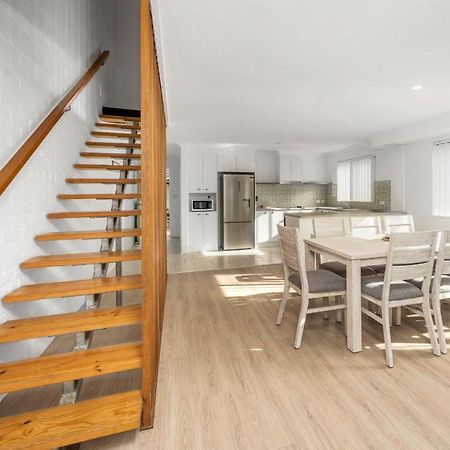 Husky 56 Beachfront Villa'S - Great Location On The Beach Huskisson Exterior photo